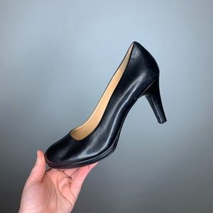 Naturalizer Black N5 Contour Heels Size 7